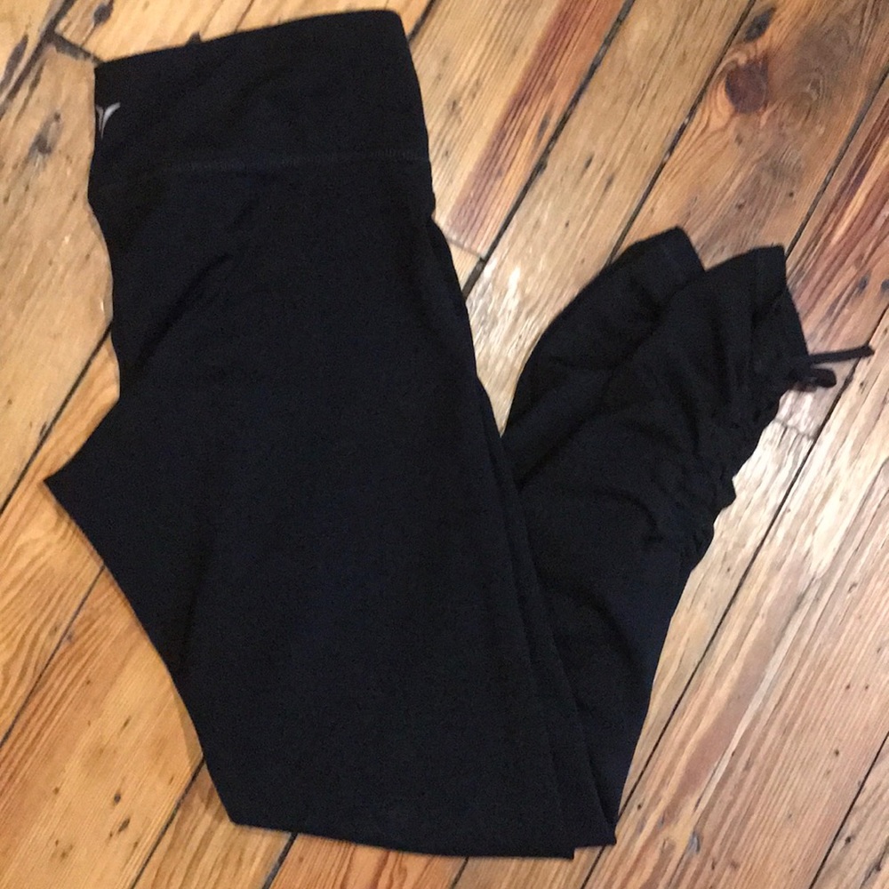 Old navy cropped workout pant